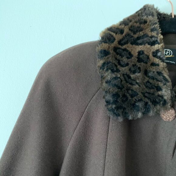 Brown 100% wool coat faux fur collar and cuffs,excellent condition,made in USA,L - Picture 8 of 9